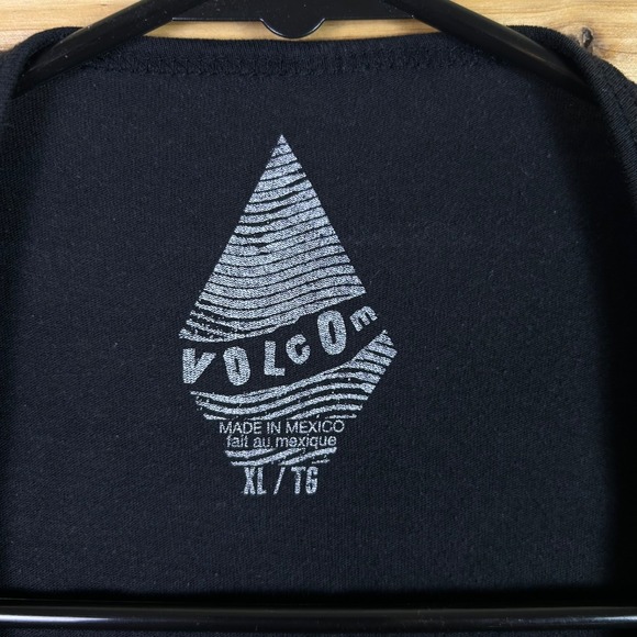 Volcom T-Shirt Womens XL Black Love Krochet Kids International Short Sleeve - Picture 3 of 7